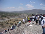 Thumbnail de 2003-04-05 En la pirámide del Sol Teotihuacán.JPG (677 KB)